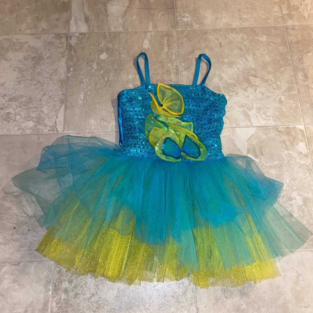 Dance costume size: MC (7-10)